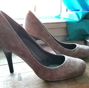 Size 7 Animal Print heels - nude